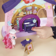                             My Little Pony Hrací set s Pinkie Pie 2v1                        