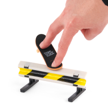                             Tech Deck fingerboard dvojbalení s překážkou                        