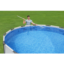                             Dobíjecí bazénový vysavač Flowclear AquaSurge                        