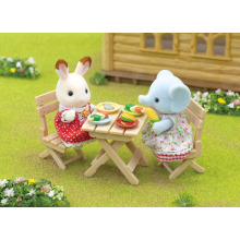                            BBQ sada na piknik se slonem                        