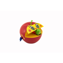                             Pokladnička červené jablko s červíkem na klíček                        