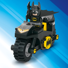                             LEGO® DC Batman™ 76220 Batman™ proti Harley Quinn                        