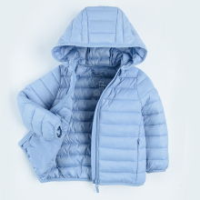                             Prošívaná bunda s kapucí- světle modrá                        