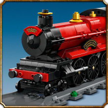                             LEGO® Harry Potter™ 76423 Bradavický expres a nádraží v Prasinkách                        