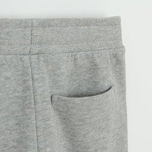                             Sportovní kalhoty s aplikací na kolenou- šedé                        