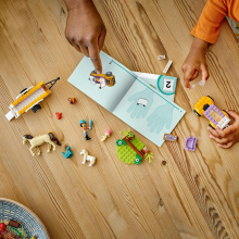                             LEGO® Friends 42634 Přívěs s koněm a poníkem                        