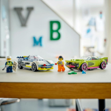                             LEGO® City 60415 Honička policejního auta a sporťáku                        