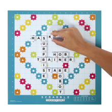                             Scrabble - společenská hra                        