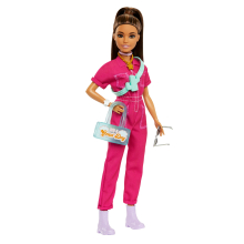                             Barbie deluxe módní panenka - v kalhotovém kostýmu                        