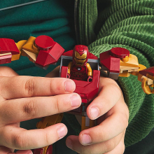                             LEGO® Marvel 76307 Iron Man v robotickém obleku vs. Ultron                        