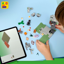                             LEGO® 21586 Minecraft® Bledá zahrada                        