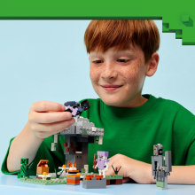                             LEGO® 21586 Minecraft® Bledá zahrada                        