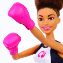                             Barbie první povolání boxerka                        