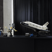                             LEGO® Creator 10283 NASA Raketoplán Discovery                        