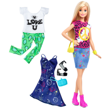                             Barbie modelka s oblečky a doplňky                        