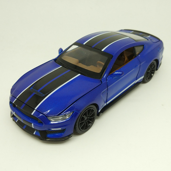 Auto 1:32 Ford Shelby GT350                    
